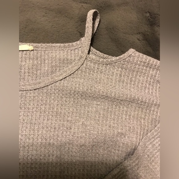 Entro grey cold shoulder 3/4 sleeve shirt L - Picture 2 of 5